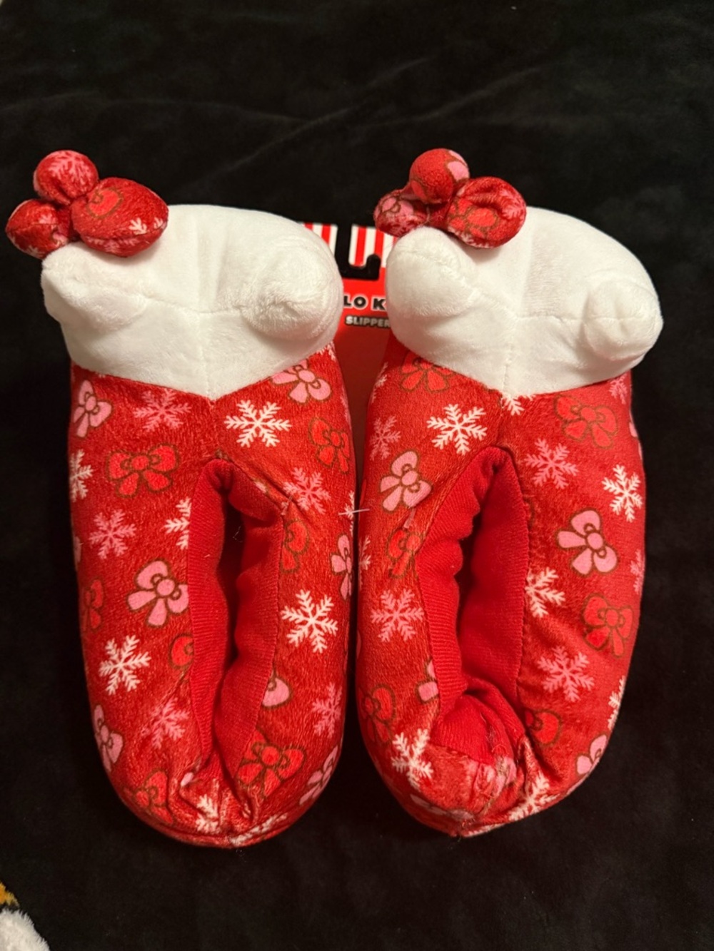 Hello Kitty Slippers - Picture 2 of 2